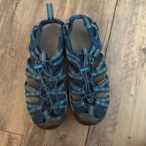 Keen Hiking Athletic Shoes – Good Condition